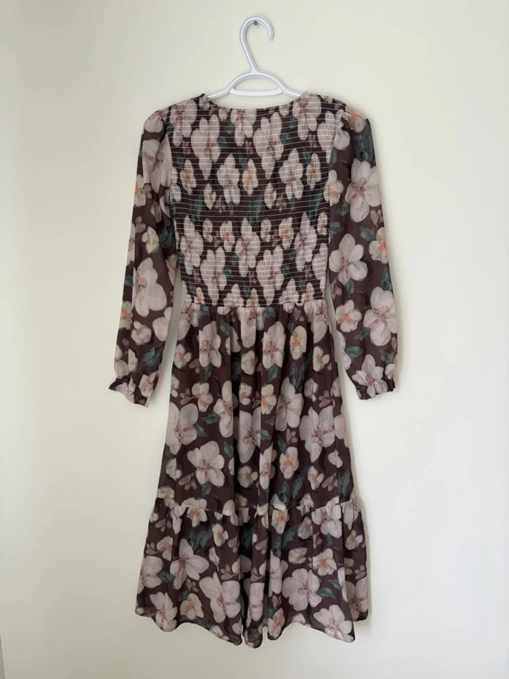 Madaboutstyle Jilly Box Smocked Floral Long-Sleeve Midi Dress in Vintage Floral - Picture 6 of 6